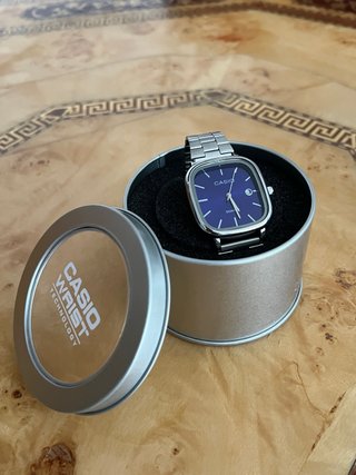 Reloj Casio Cuadrado Azul y Plateado