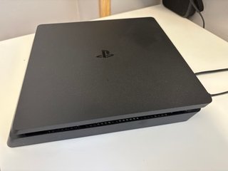 PS4 Slim 500GB + Mando + Ticket Compra