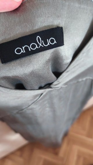 Vestido de tirantes de seda gris