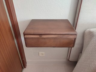 Mesita flotante madera acacia con cajón