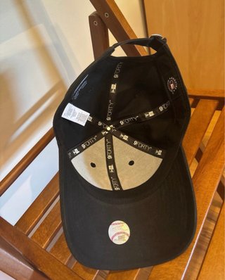 Gorra New Era NY Negra Logo Blanco 9FORTY