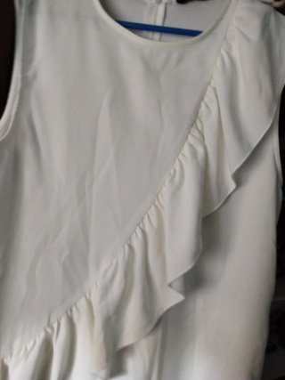 Vestido blanco con volantes