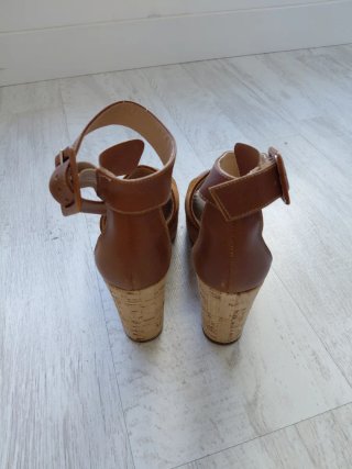 Sandalias cuña NeroGiardini Talla 37