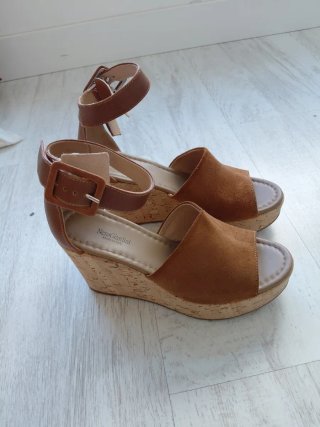 Sandalias cuña NeroGiardini Talla 37