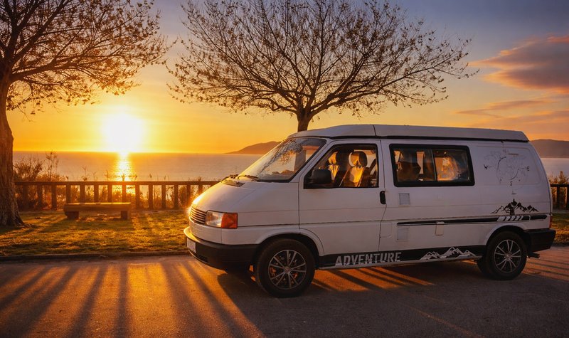 T4 Camper Volkswagen Carthago techo elevable - foto 1