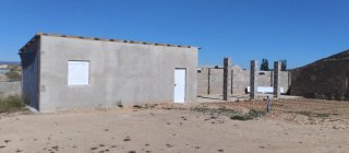 Se vende garaje con parcela