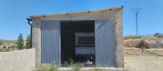 Se vende garaje con parcela
