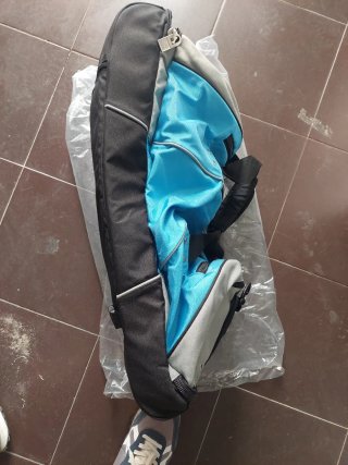 Bolsa deportiva azul y gris