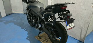 Yamaha TRACER 9 (no gt) con portaequipajes.