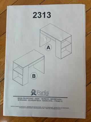 Escritorio de estudio blanco y gris