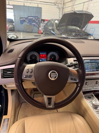 Jaguar XF 3.0 V6 Diésel Premium Luxury – 241CV