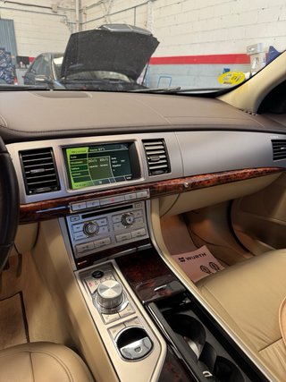 Jaguar XF 3.0 V6 Diésel Premium Luxury – 241CV