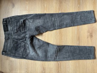 Vaqueros Diesel grises rotos T.36 IT