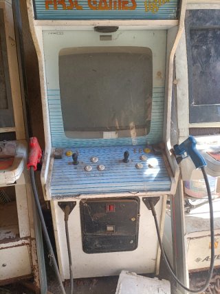 Máquina recreativa YETIMANIA antigua