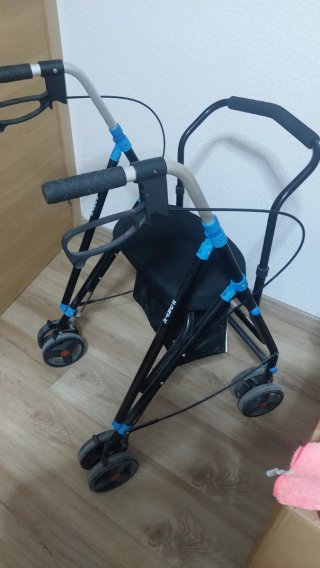 Andador Forta con asiento y bolsa