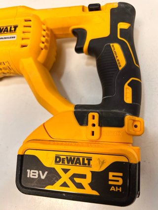 Taladro Dewalt 18V XR con batería