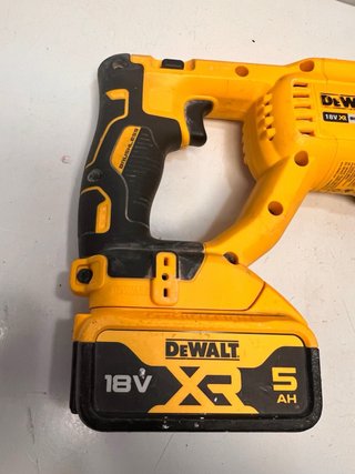 Taladro Dewalt 18V XR con batería