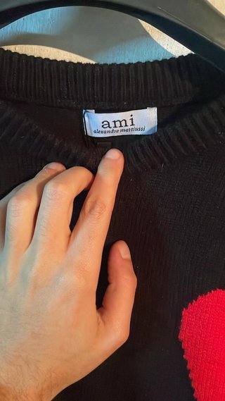 Maglione Ami Paris con cuore rosso