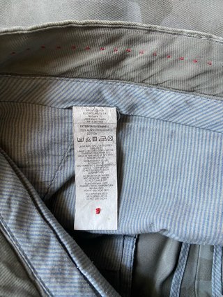 BERMUDA DE HOMBRE CON ESTAMPADO CAMUFLAJE VERDE