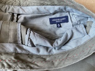 BERMUDA DE HOMBRE CON ESTAMPADO CAMUFLAJE VERDE