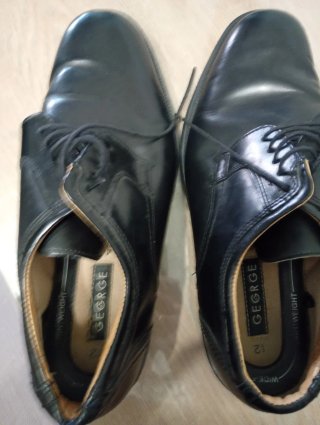 Zapatos negros George talla 45.5