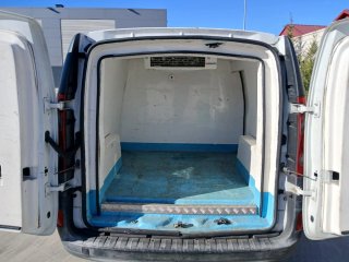 Alquiler furgoneta Kangoo ECO y equipo de frio.