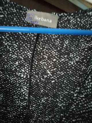 Vestido negro y gris mujer