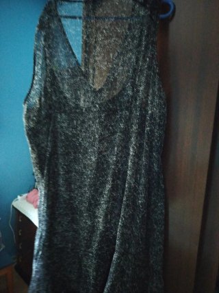 Vestido negro y gris mujer