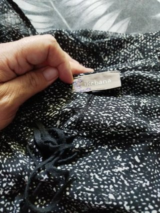 Vestido negro y gris mujer