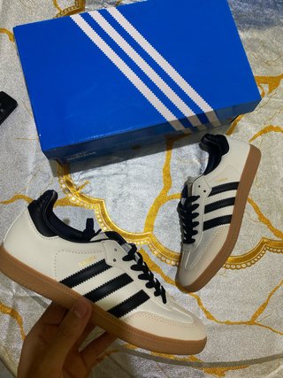 Adidas Samba Talla 38 Blancas y Negras