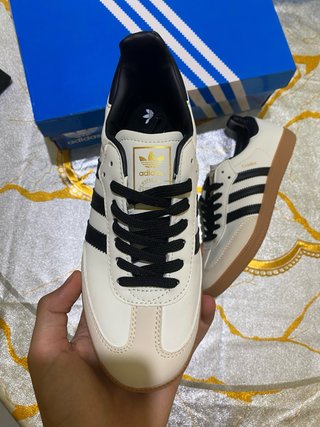 Adidas Samba Talla 38 Blancas y Negras