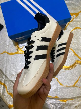 Adidas Samba Talla 38 Blancas y Negras