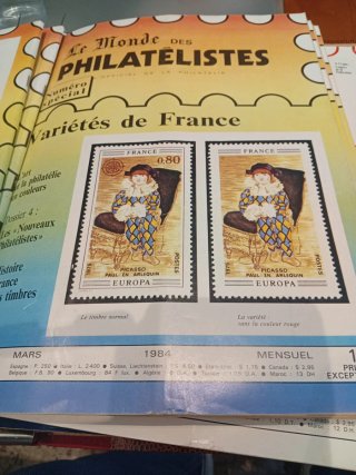 ALBUM LE MONDE DE PHILATELISTES
