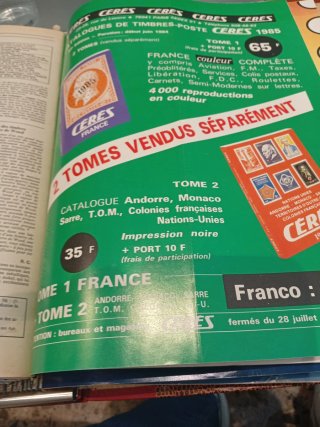 ALBUM LE MONDE DE PHILATELISTES