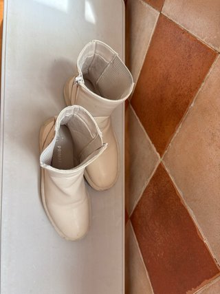Botas beige niña talla 33