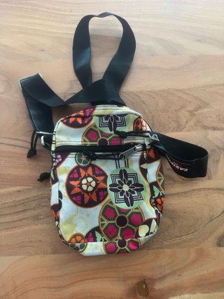 Bolso bandolera Eastpak estampado