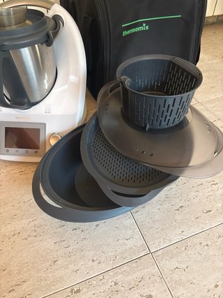 Thermomix TM5 +accesorios por estrenar