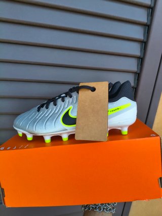 Nike Tiempo Scarpe Calcio Bambino 38.5 Nuove