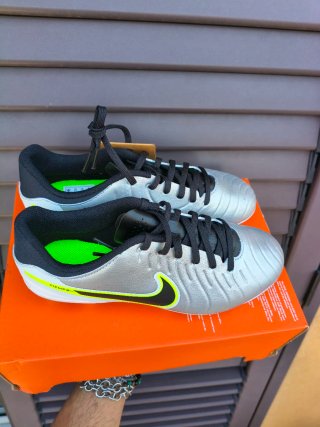 Nike Tiempo Scarpe Calcio Bambino 38.5 Nuove