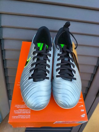 Nike Tiempo Scarpe Calcio Bambino 38.5 Nuove