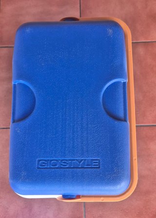 Nevera rígida azul y verde