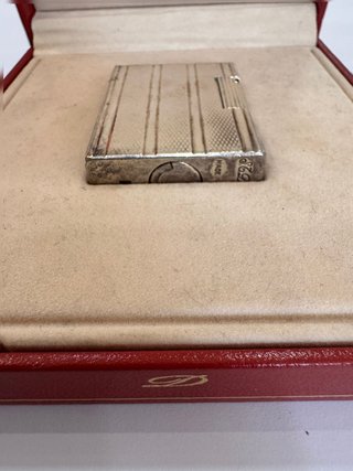 Encendedor de lujo S.T. Dupont chapado en plata con estuche original