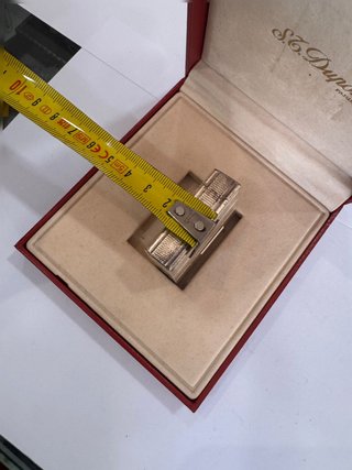 Encendedor de lujo S.T. Dupont chapado en plata con estuche original