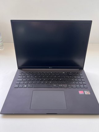 LG Ultra 16UD70R Ryzen 7 16GB RAM 512GB SSD