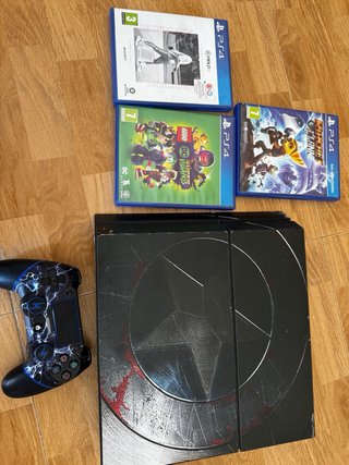 Consola Sony PS4 Negra vinilada