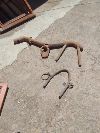 Yugos antiguos de hierro
