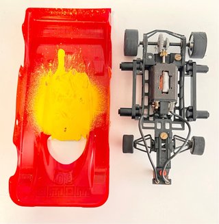 Porsche 962 SRS Scalextric Momo