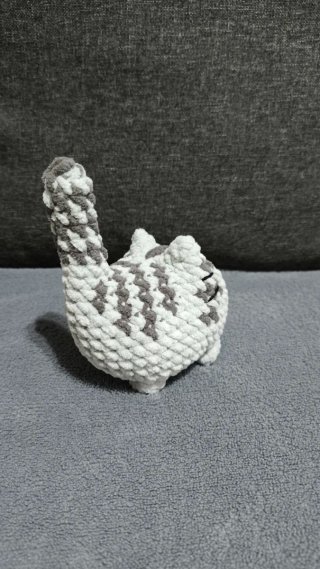 Gatto tigrato grigio amigurumi