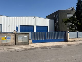 ALQUILA NAVE INDUSTRIAL EN EL POLÍGONO MIRALCAMPO