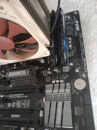 Placa base, procesador y memoria RAM.